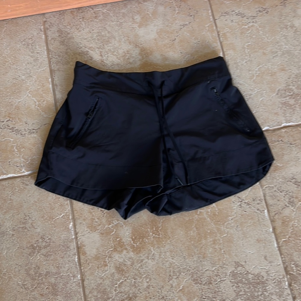 Black athleta shorts size 6